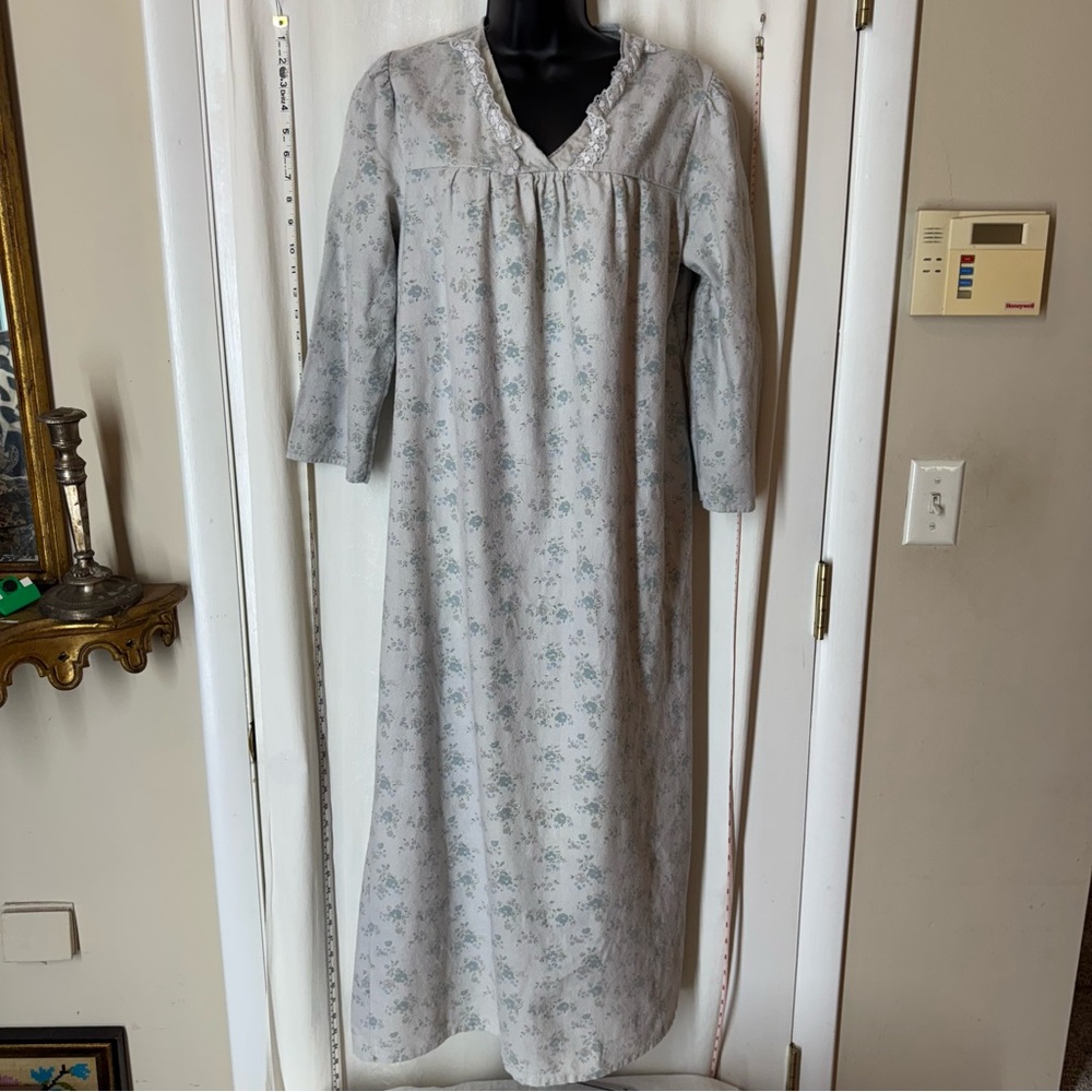 Vintage Spotlight Women's Flannel Nightgown